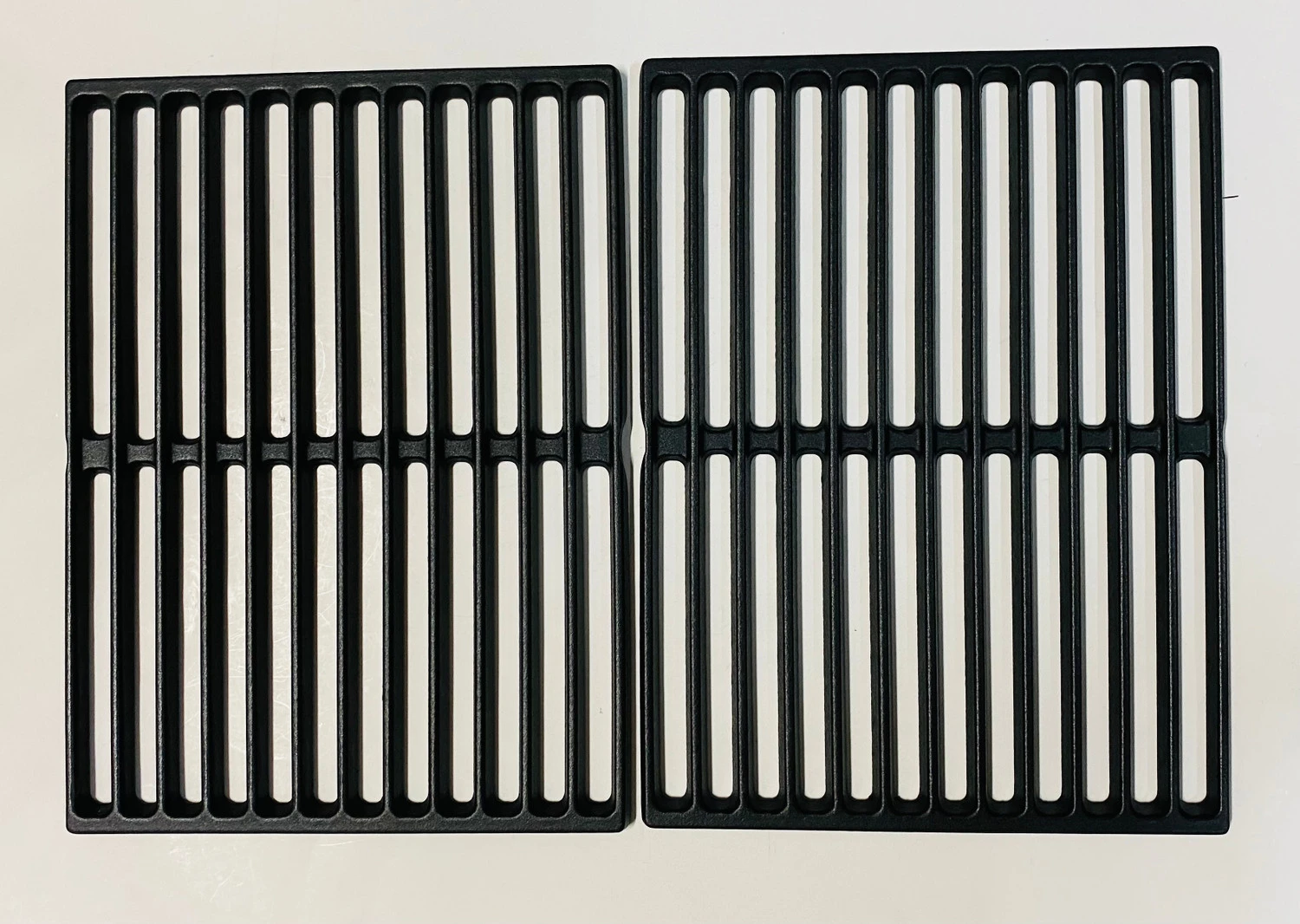 Weber Silver A, Spirit 500, Spirit E 200 (Side Control Knobs) Porcelain Cast Iron Cooking Grates - 65934 3 Weber Silver A, Spirit 500, Spirit E 200 (Side Control Knobs) Porcelain Cast Iron Cooking Grates - 65934