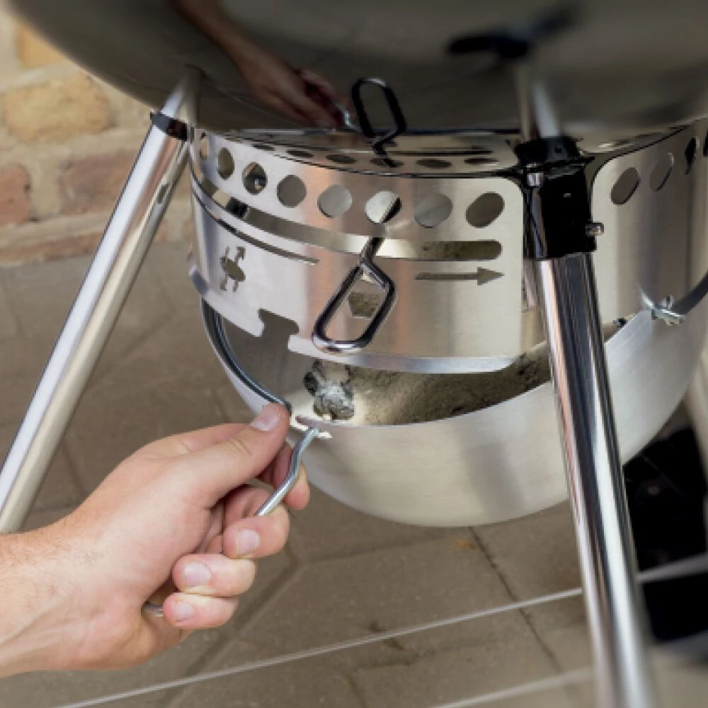 Weber Master-Touch Charcoal Grill, 22-Inch (WEB-MTOUCH) 8 Weber Master-Touch Charcoal Grill, 22-Inch (WEB-MTOUCH) - Image 6