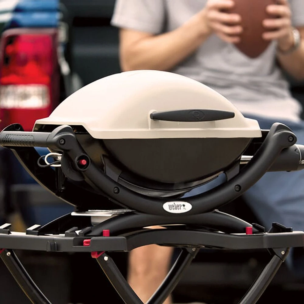 Weber Q1000 Portable Propane Gas Grill On Scissor Cart (WEB-50060001-WEB-6557) 6 Weber Q1000 Portable Propane Gas Grill On Scissor Cart (WEB-50060001-WEB-6557) - Image 4